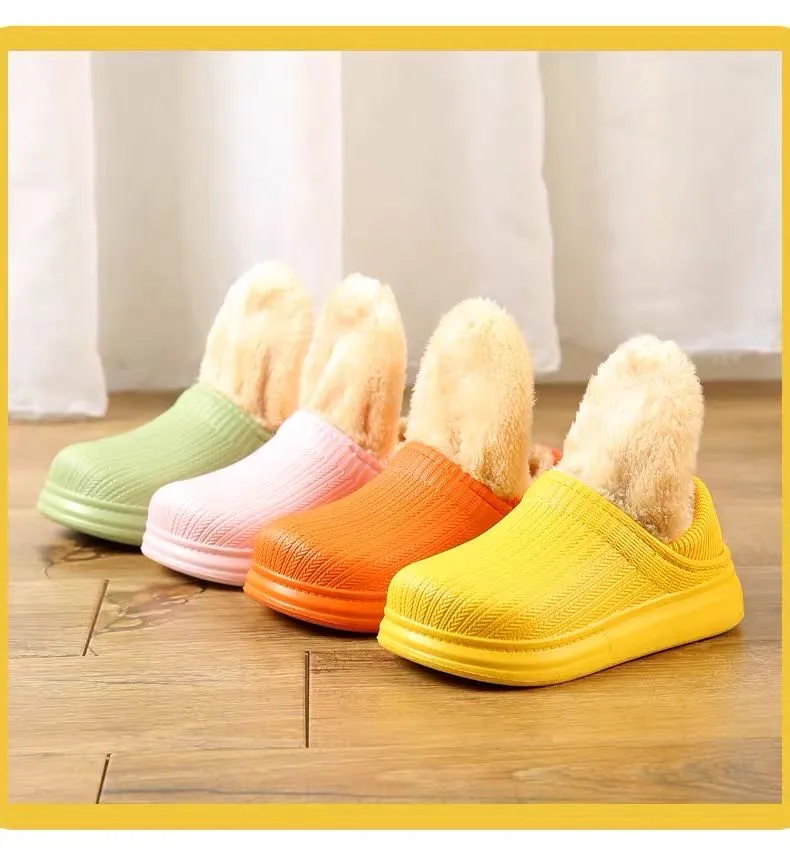 2020 Winter Warm Women′s Clogs with Fur EVA Garden Shoes for Ladies