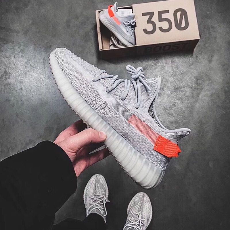 2021 1: 1 Original Latest Designer Kanye West Sports Yeezy 350V2 Women Shoes Fashion Casual Sneakers with Logo Boxes