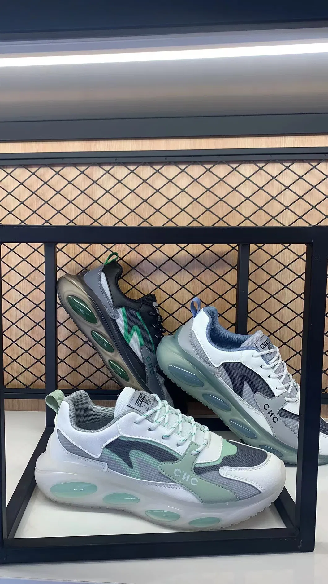 2021 Latest Fashion Sport Footwear Shoes, Different Colors with Trend Design Athletic Sports Sneaker Shoes