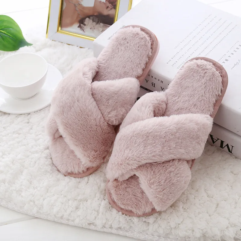 2021 New Criss Cross Fluffy Slippers for Ladies with Flat Flops and Plush Slippers