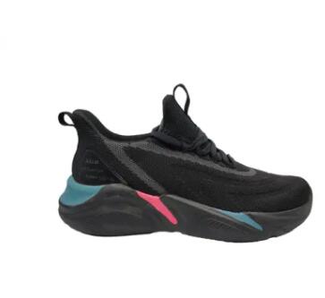 What is the importance of proper fit in sports shoes