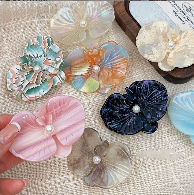 Why Is a Hair Pin Still the Essential Accessory for Modern Hairstyles?