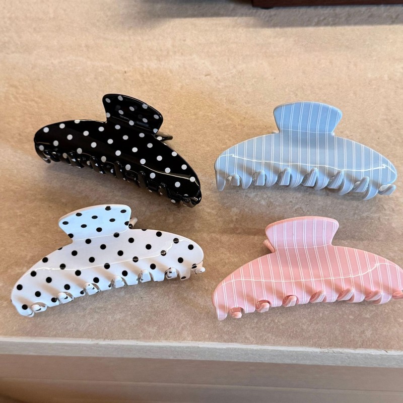 Are Sweet Stripe Acetate Hair Claw Clips with Custom Logo Comfortable to Wear for Long Hours
