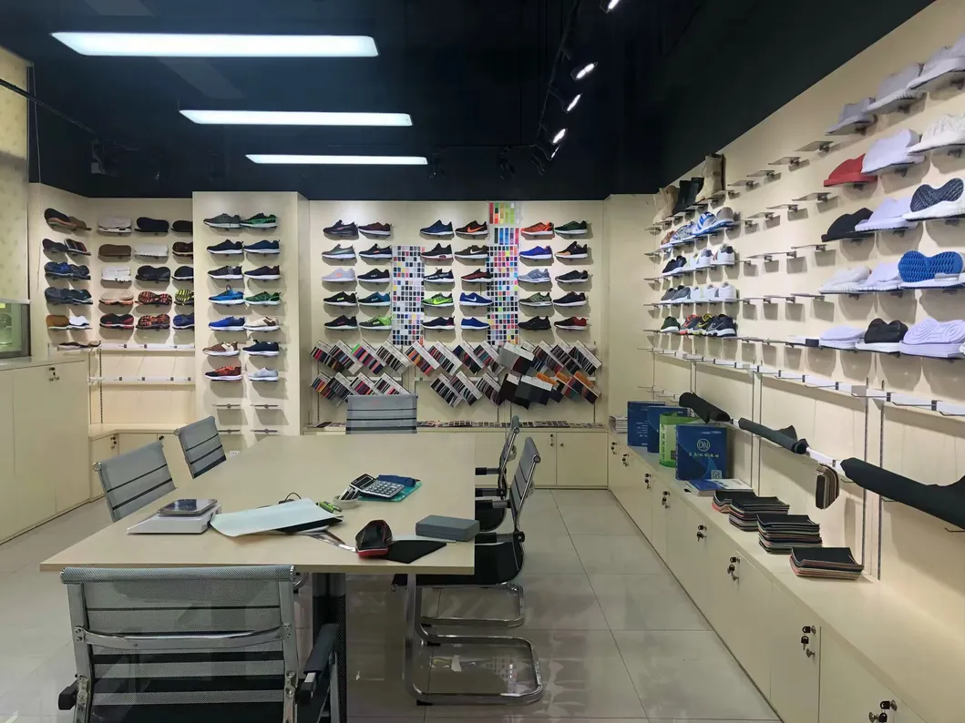 Fashionable New Wear Resistant TPU Football Shoes Soles