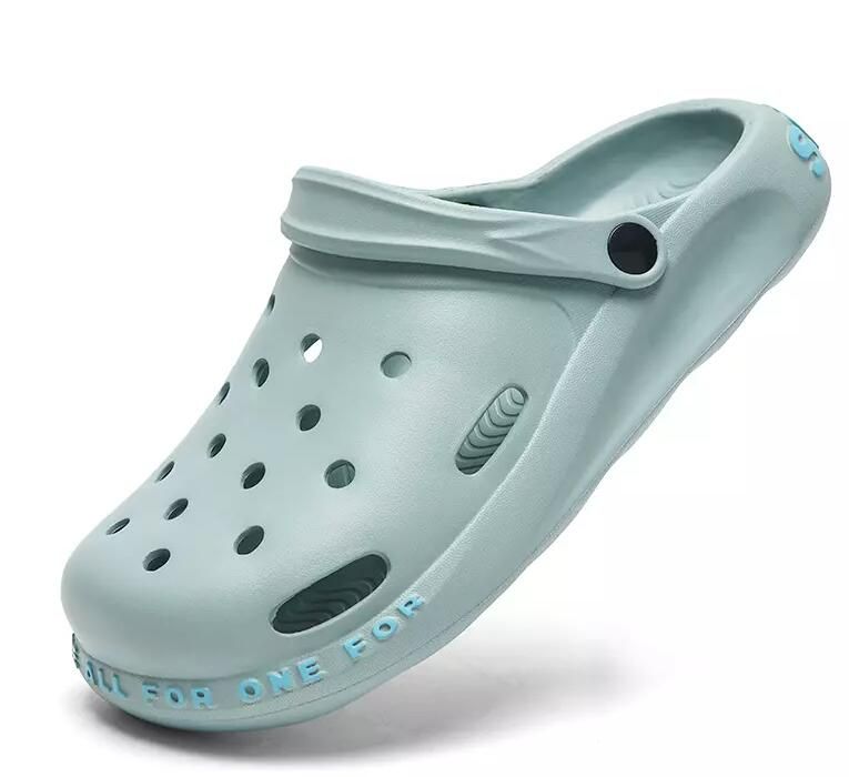 Hotsale Cheap Kid Sandals Woman′s Slippers Men EVA Sandals Croc Clogs Shoes