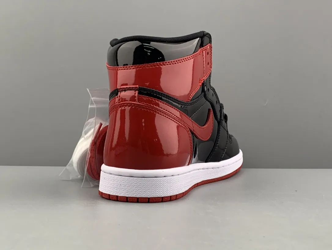 Jordans 1 High Bred Patent Sneakers Basketball Shoes Brand Men and Women Sport Shoes