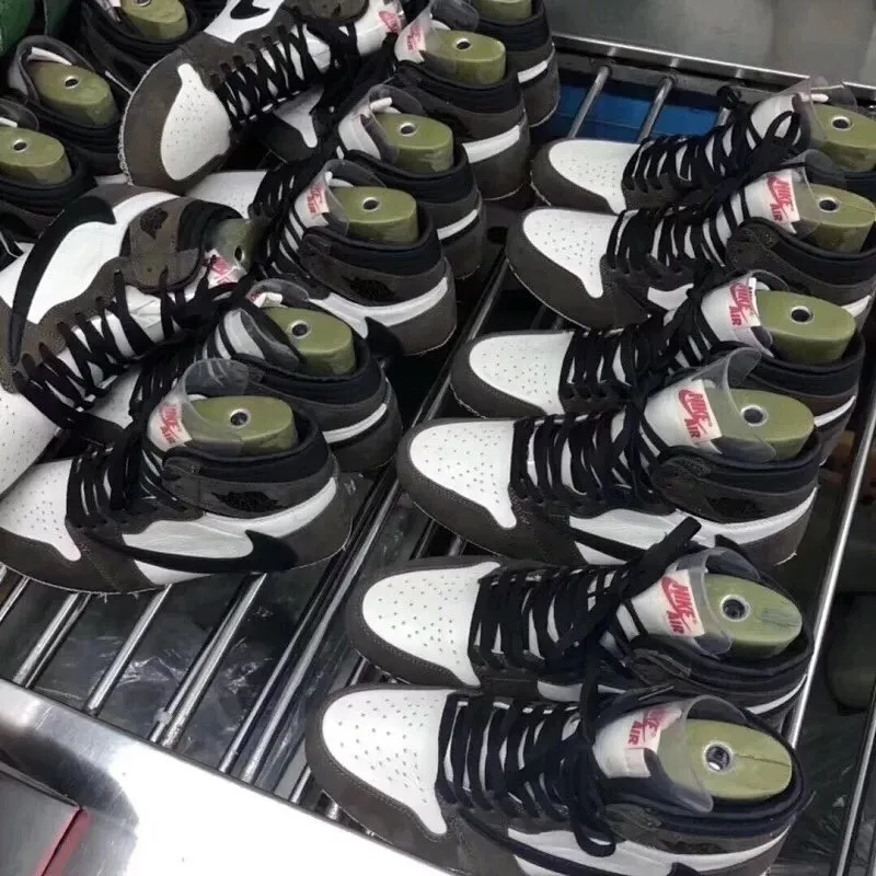 Jordans 1 High Bred Patent Sneakers Basketball Shoes Brand Men and Women Sport Shoes