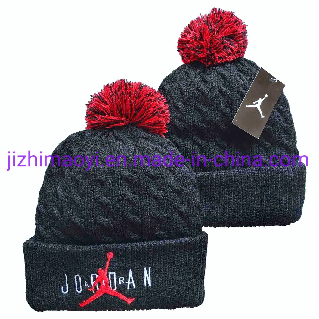 Wholesale Amanzon Best Seller Beanies Hats with POM Women′s Winter Skull Cap Brand Nik-E Sports Wear Cuffed Knit