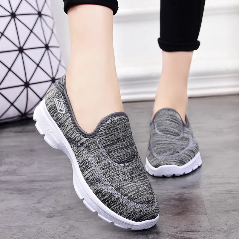 Women′s Athletic Walking Shoes, Causal Mesh Sneakers, Wholesale Women Shoes