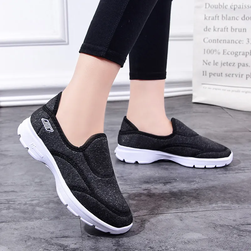 Women′s Athletic Walking Shoes, Causal Mesh Sneakers, Wholesale Women Shoes