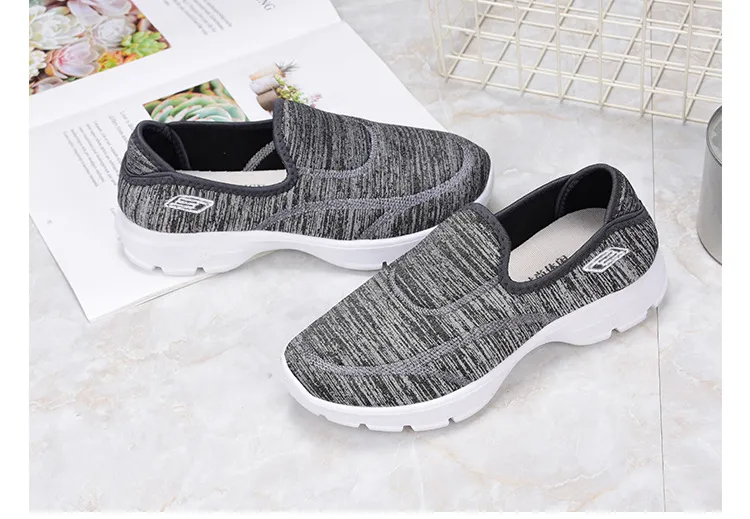 Women′s Athletic Walking Shoes, Causal Mesh Sneakers, Wholesale Women Shoes